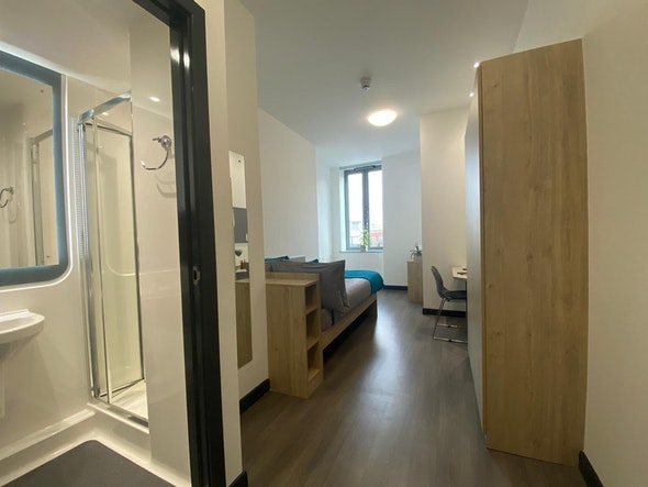  En-Suite Bronze  -  Swanston House  - Gallery -  3