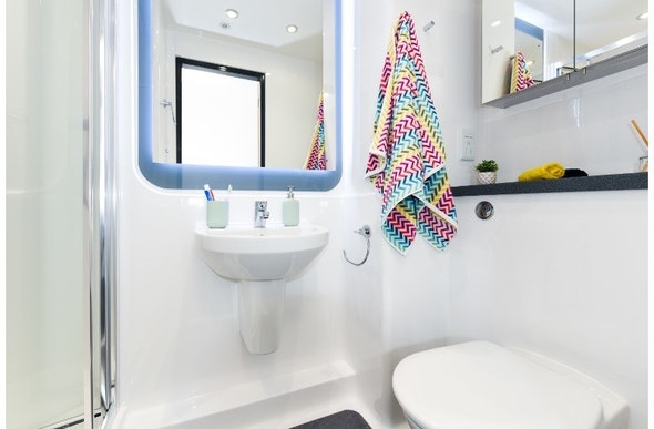  En-Suite Bronze  -  Swanston House  - Gallery -  2