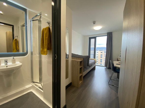  En-Suite Silver  -  Swanston House  - Gallery -  3