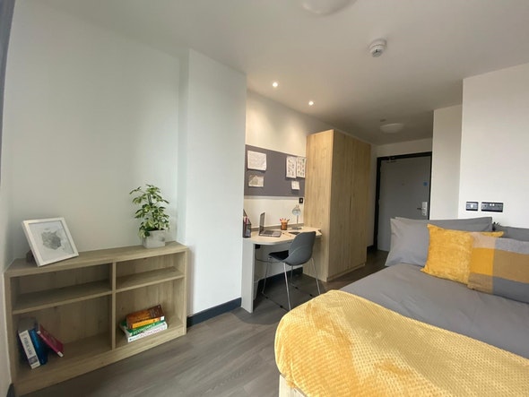  En-Suite Silver  -  Swanston House  - Gallery -  1