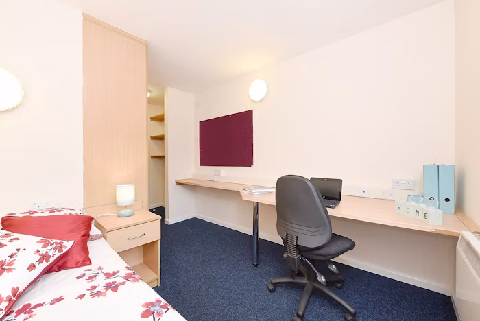 En-Suite Silver - 8