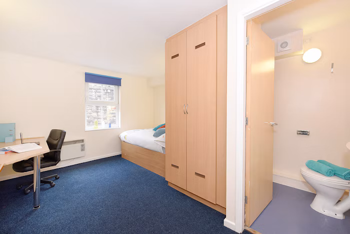 En-Suite Gold - 7