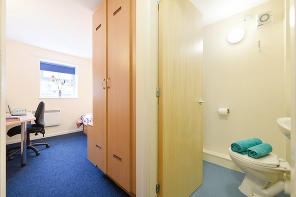  En-Suite Silver  -  Snowdon Hall Roost  - Gallery -  4