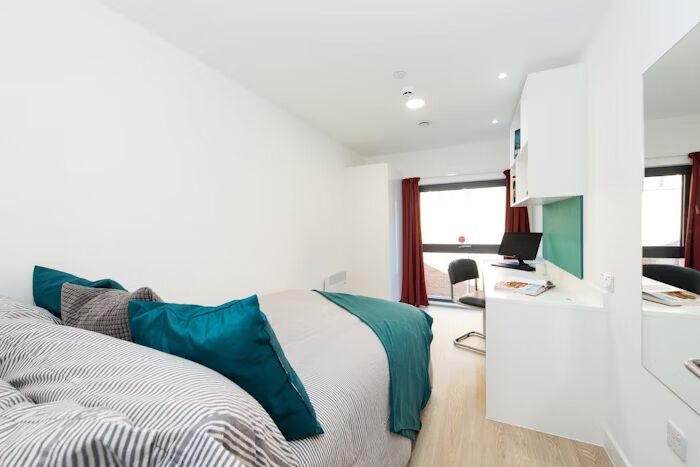 Two Bed Apartment Silver (Shared) - Vincent Place Roost - Gallery - 1