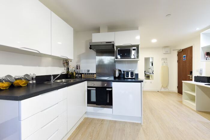  Studio Bronze Plus - City View  -  Vincent Place  - Gallery -  3