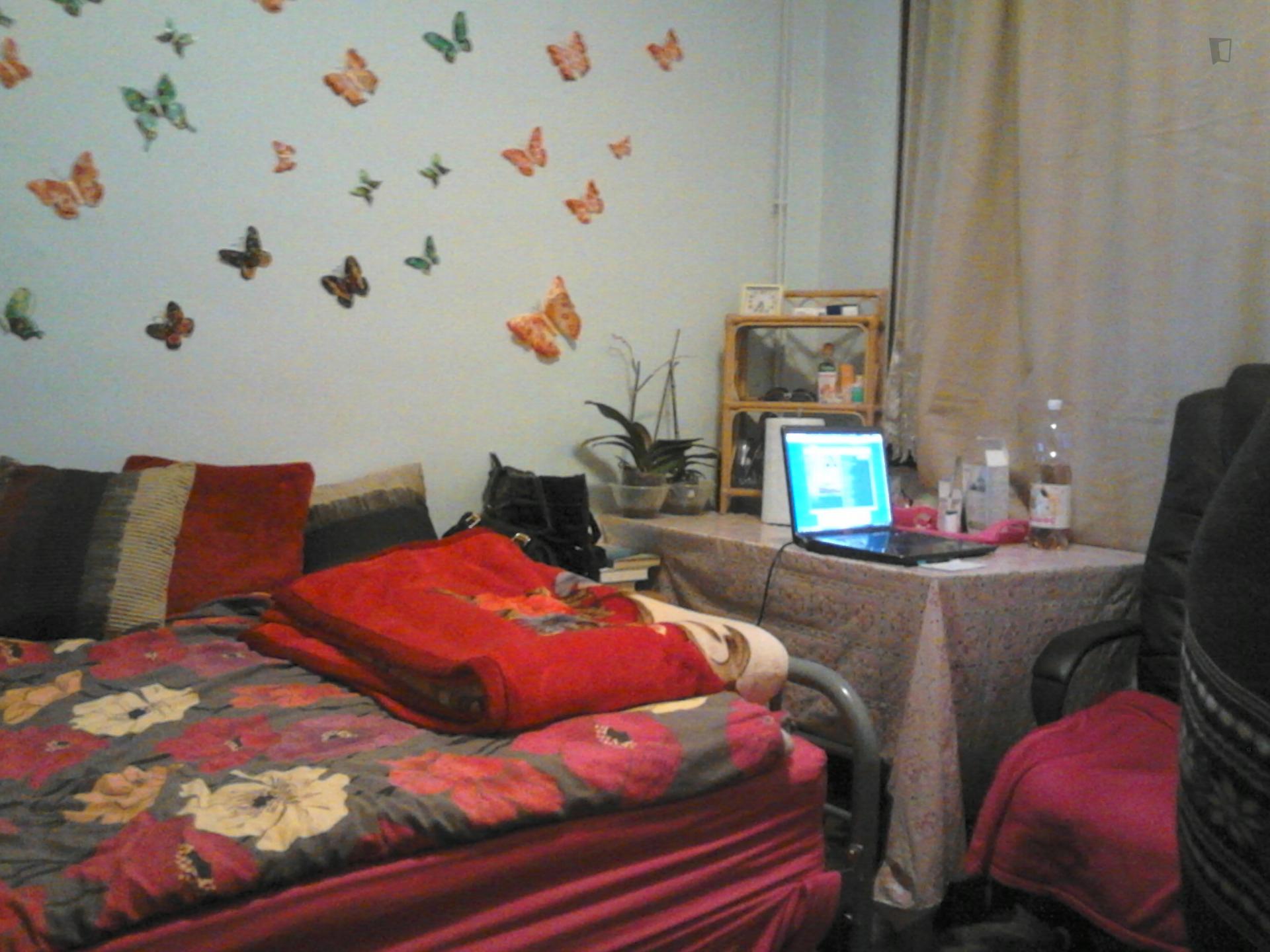 Swell double bedroom near the Upton Park London Underground Station