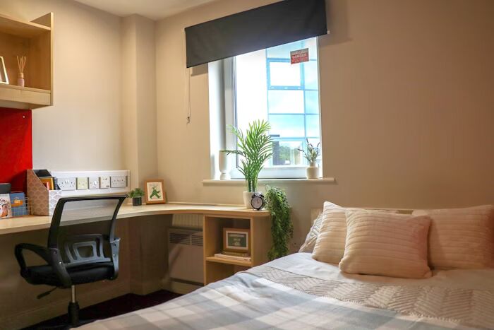 En-Suite Bronze Plus - Nottingham Two Roost - Gallery - 3