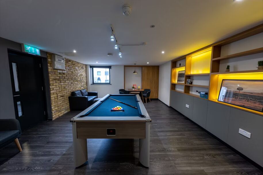 Trinity Square Roost