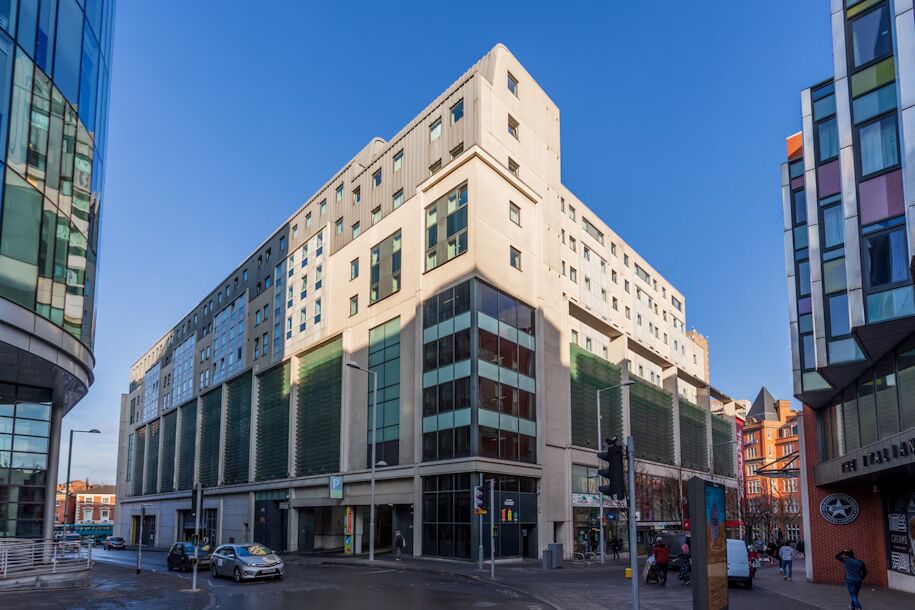 Trinity Square Roost