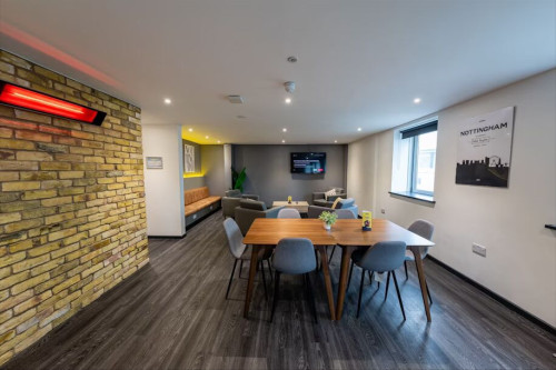 Trinity Square Roost - Gallery - 11
