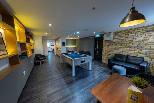Trinity Square Roost - Gallery - 9