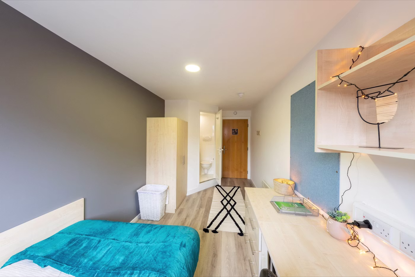 En-Suite Gold Plus - 1