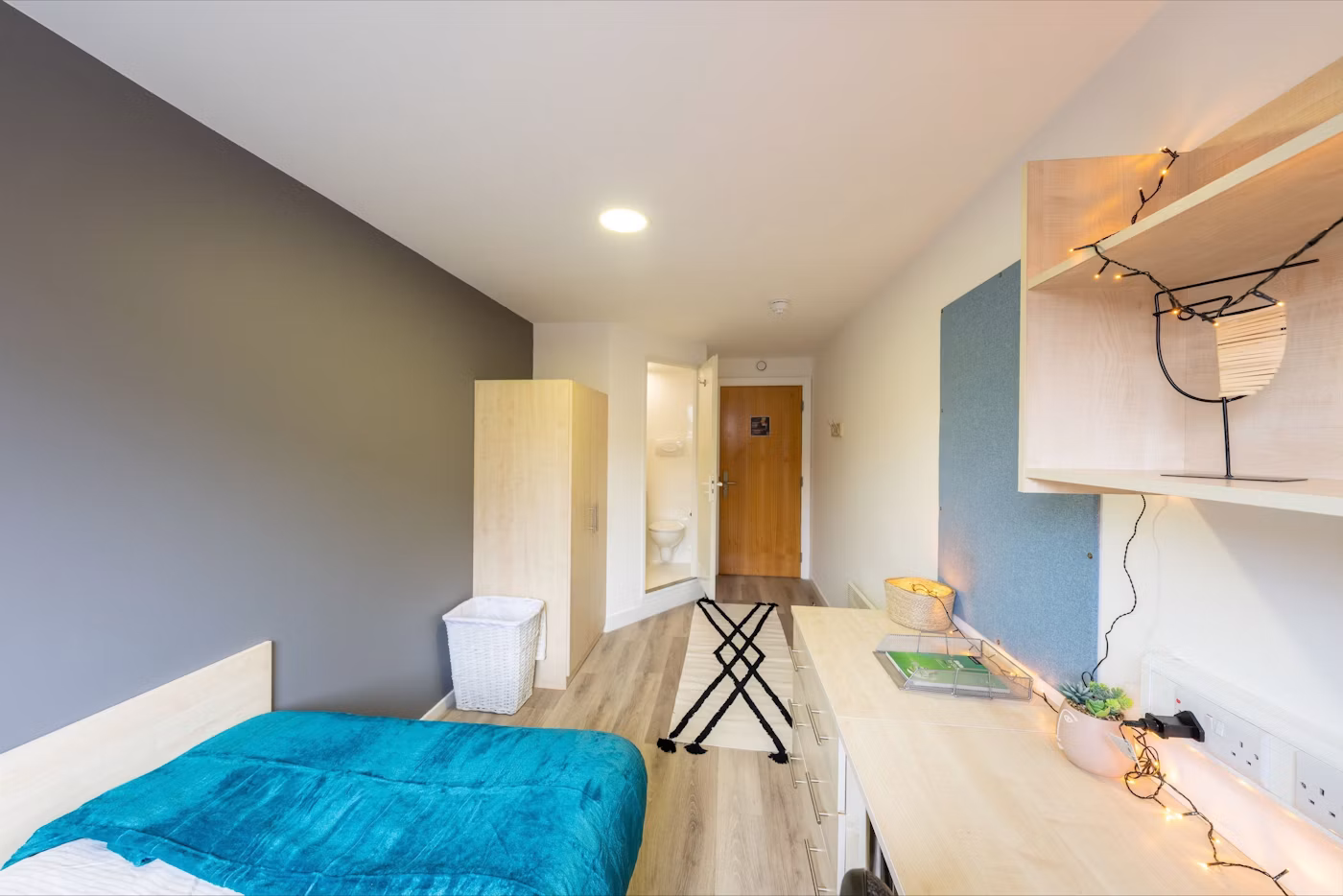 En-Suite Silver - 5