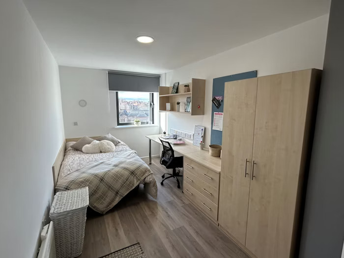  En-Suite Silver  -  Trinity Square Roost  - Gallery -  1