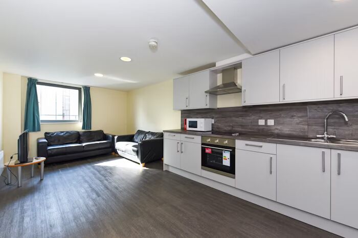  En-Suite Gold  -  Trinity Square Roost  - Gallery -  7