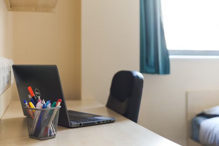  En-Suite Gold  -  Trinity Square Roost  - Gallery -  2