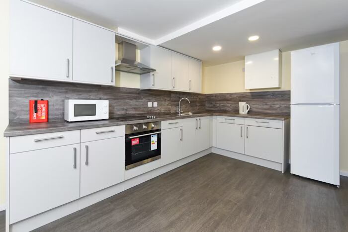  En-Suite Gold  -  Trinity Square Roost  - Gallery -  6