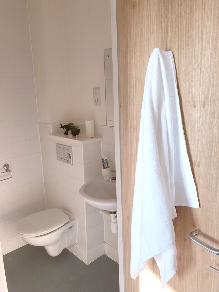  En-Suite Gold  -  Trinity Square Roost  - Gallery -  5