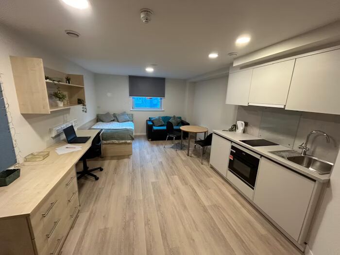  Studio  -  Trinity Square Roost  - Gallery -  4