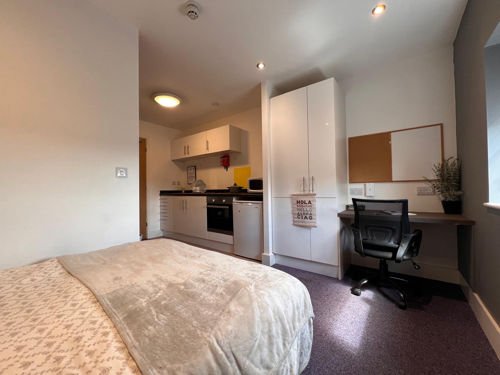 Studio Bronze - Hydrogen Roost - Gallery - 1