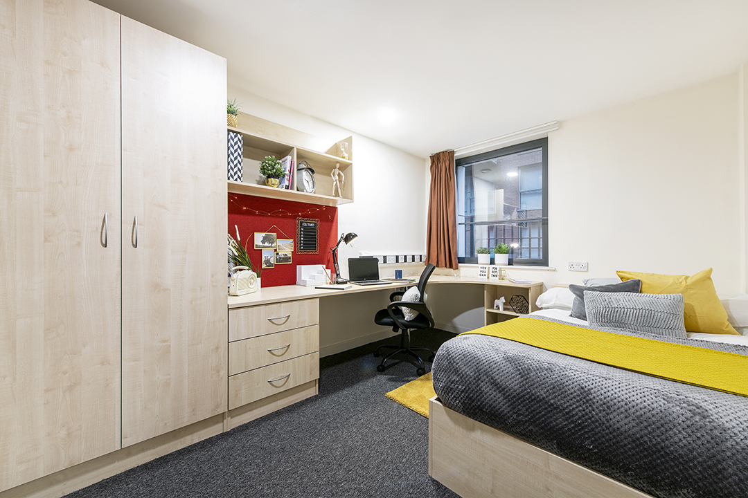  En-Suite Silver Plus  -  Sheffield 3 Roost  - Gallery -  1