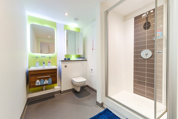  Studio - Bronze  -  Newcastle 1  - Gallery -  4