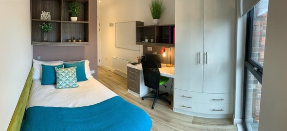  En-Suite Bronze  -  Newcastle 1  - Gallery -  1