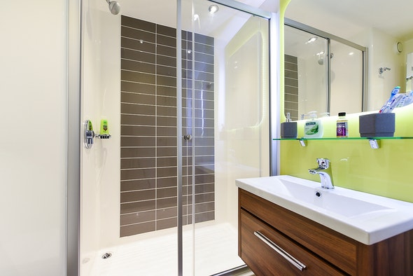  En-Suite Bronze  -  Newcastle 1  - Gallery -  3