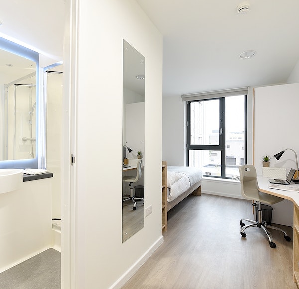  En-Suite Silver - Upper Floor  -  اس تي مونجوز  - Gallery -  2