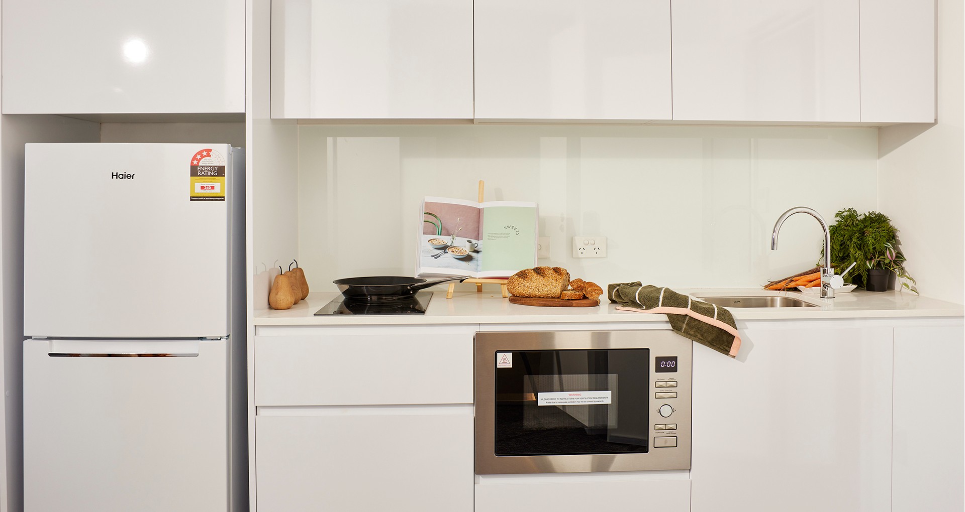  King Single Bed, Signature Plus Twin Apartment, Standard View  -  Scape Redfern  - Gallery -  4