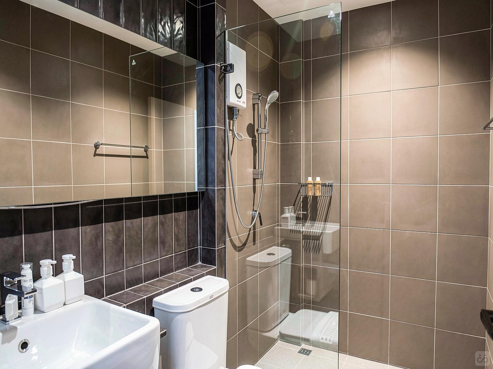 Ensuite Room - Gorgeous apartment 300 meters away from Sunday Walking Street - Gallery - 1