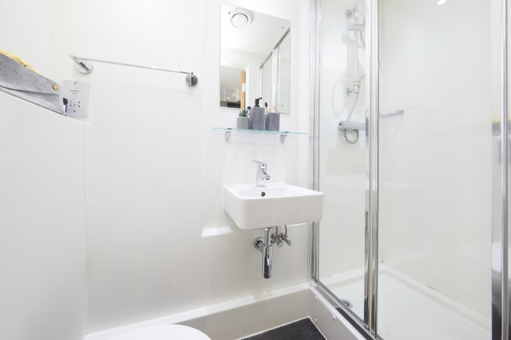 Standard Studio  -  Collegiate Crown Place Cardiff  - Gallery -  2
