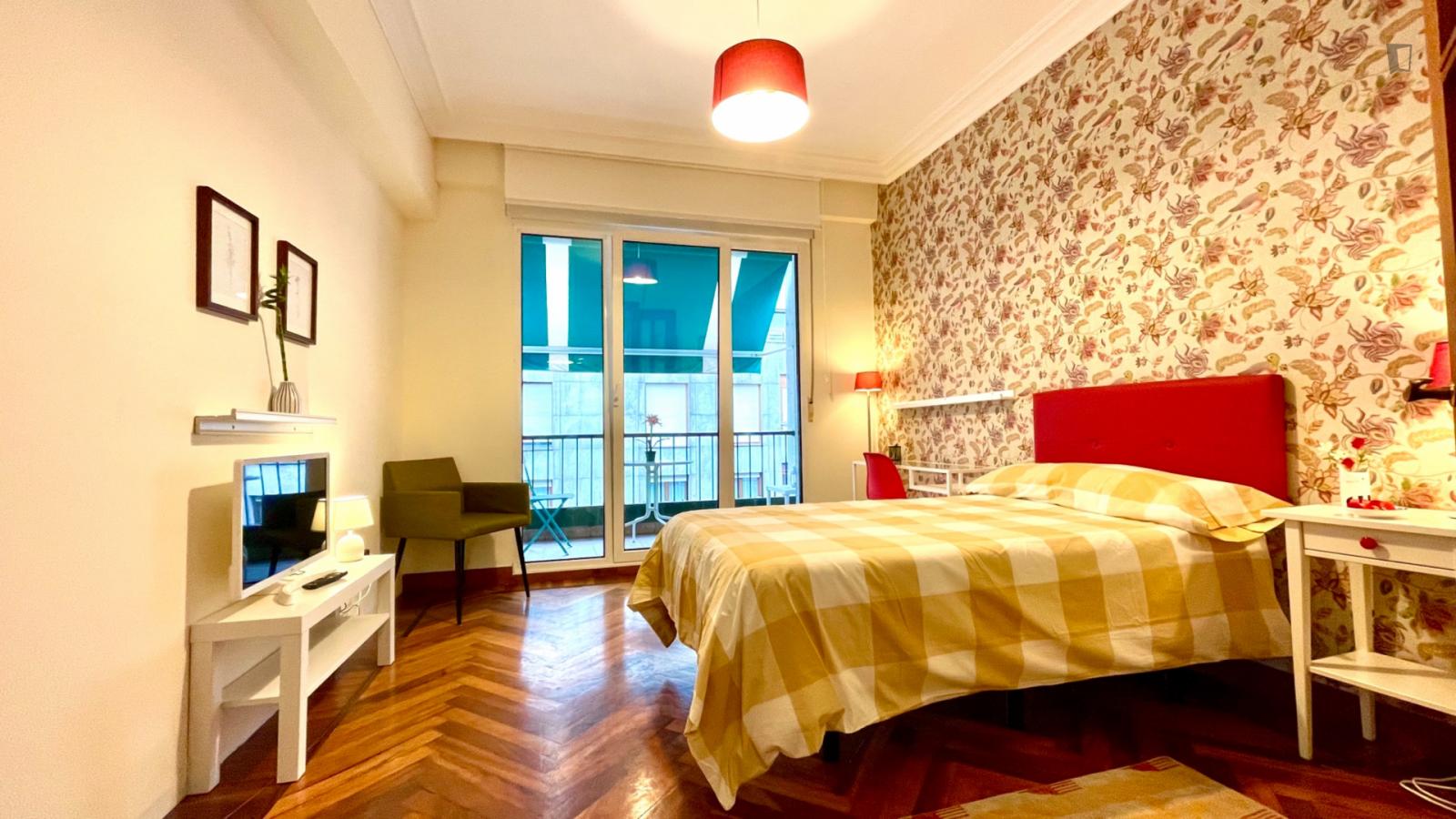 Really Cool Single Bedroom With A Balcony, In Indautxu - 1
