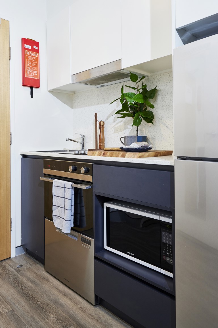  Double Bed, Medium Studio Apartment, Standard View  -  Urbanest Darling Square  - Gallery -  5