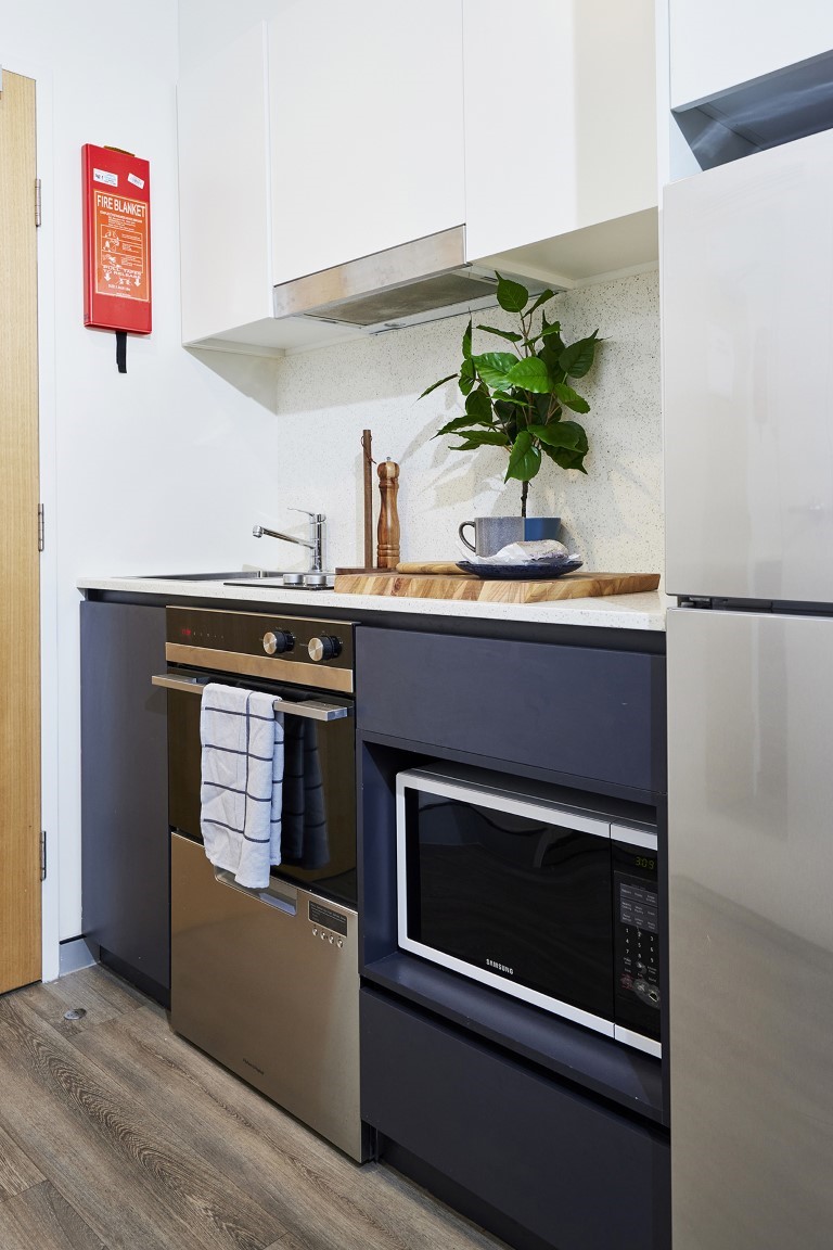  Double Bed, Medium Studio Apartment, Premium View  -  Urbanest Darling Square  - Gallery -  4