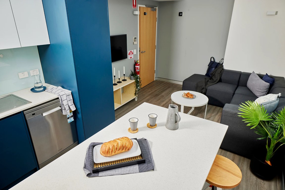  King Single Bed, Twin 8 Bed Apartment With Ensuite  -  Urbanest Darling Square  - Gallery -  6