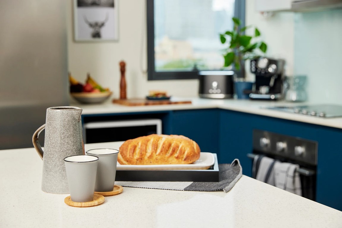  King Single Bed, Twin 8 Bed Apartment With Ensuite  -  Urbanest Darling Square  - Gallery -  5