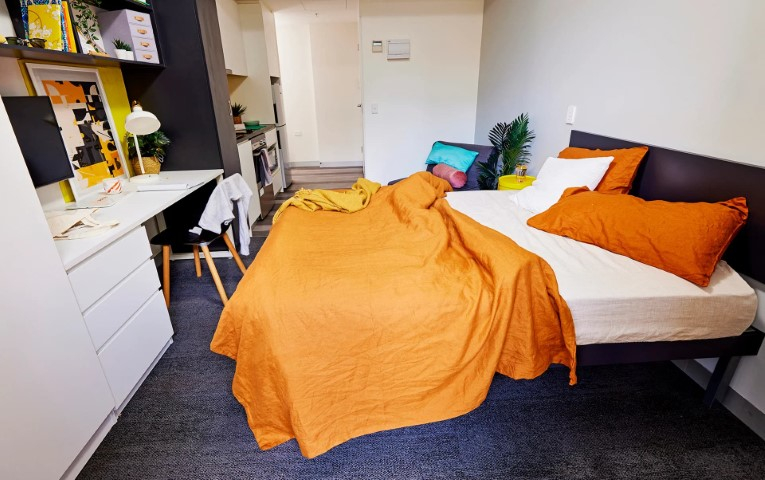 Double Bed, Signature Plus Studio Apartment, With Standard View With Balcony - 10