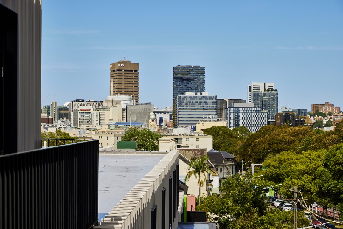  Double Bed, Signature Plus Studio Apartment, With Courtyard  -  Urbanest Glebe  - Gallery -  5