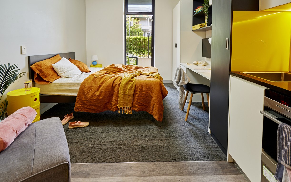  Double Bed, Signature Plus Studio Apartment, With Courtyard  -  Urbanest Glebe  - Gallery -  16