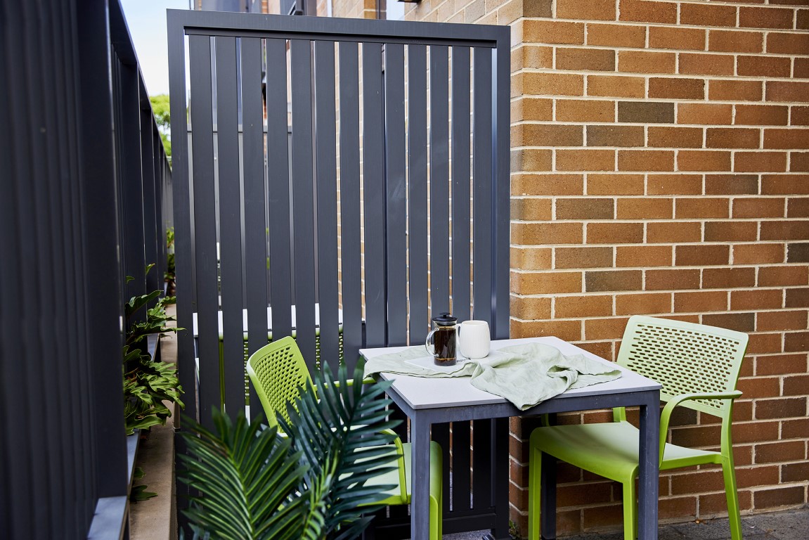  Double Bed, Signature Plus Studio Apartment, With Courtyard  -  Urbanest Glebe  - Gallery -  13