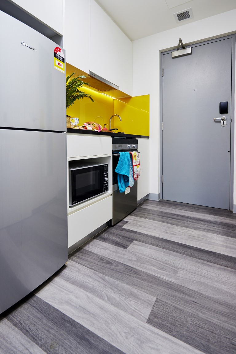  Double Bed, Signature Plus Studio Apartment, With Courtyard  -  Urbanest Glebe  - Gallery -  2