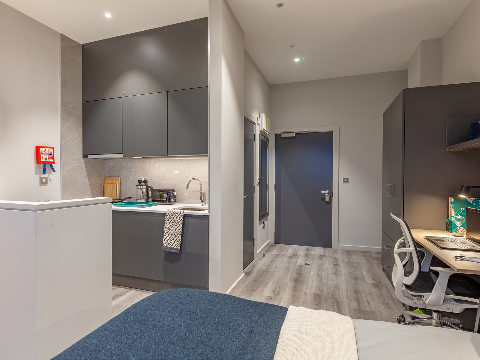 Premium Accessible Studio - 27