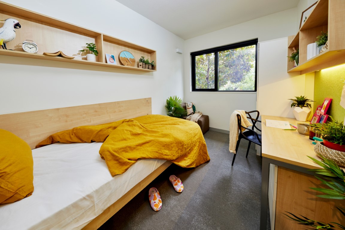  King Single Bed, 6 Bed Apartment With Ensuite  -  Urbanest Sydney Central  - Gallery -  7