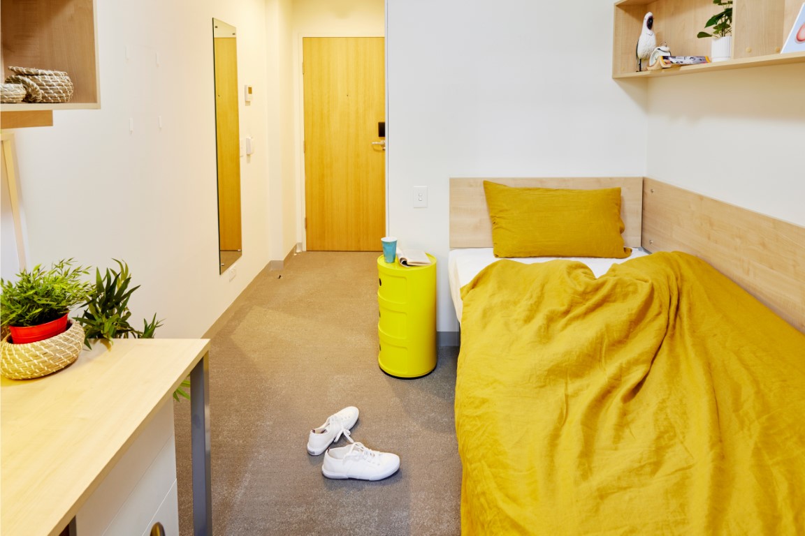  King Single Bed, 6 Bed Apartment With Ensuite  -  Urbanest Sydney Central  - Gallery -  2