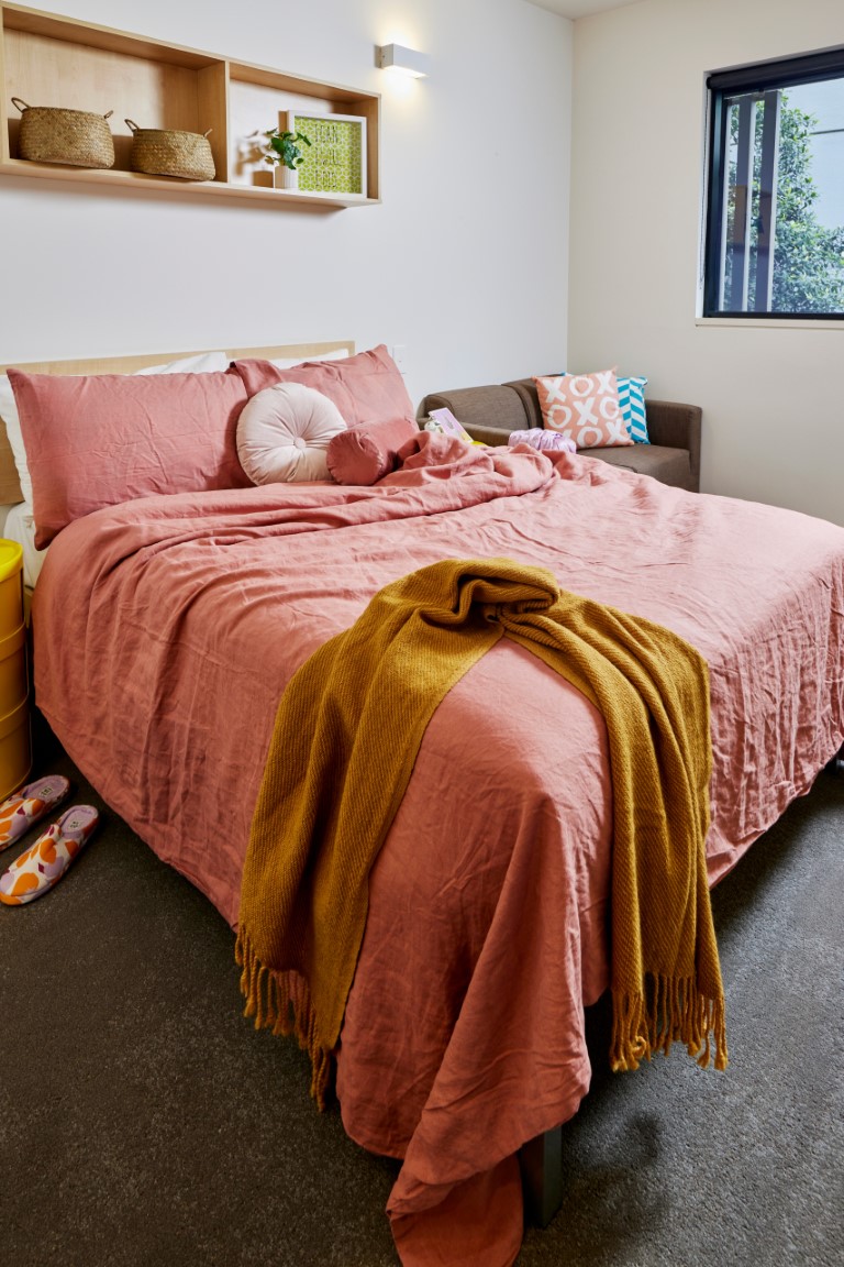  Double Bed, Large Studio Apartment, Standard View  -  Urbanest Sydney Central  - Gallery -  11
