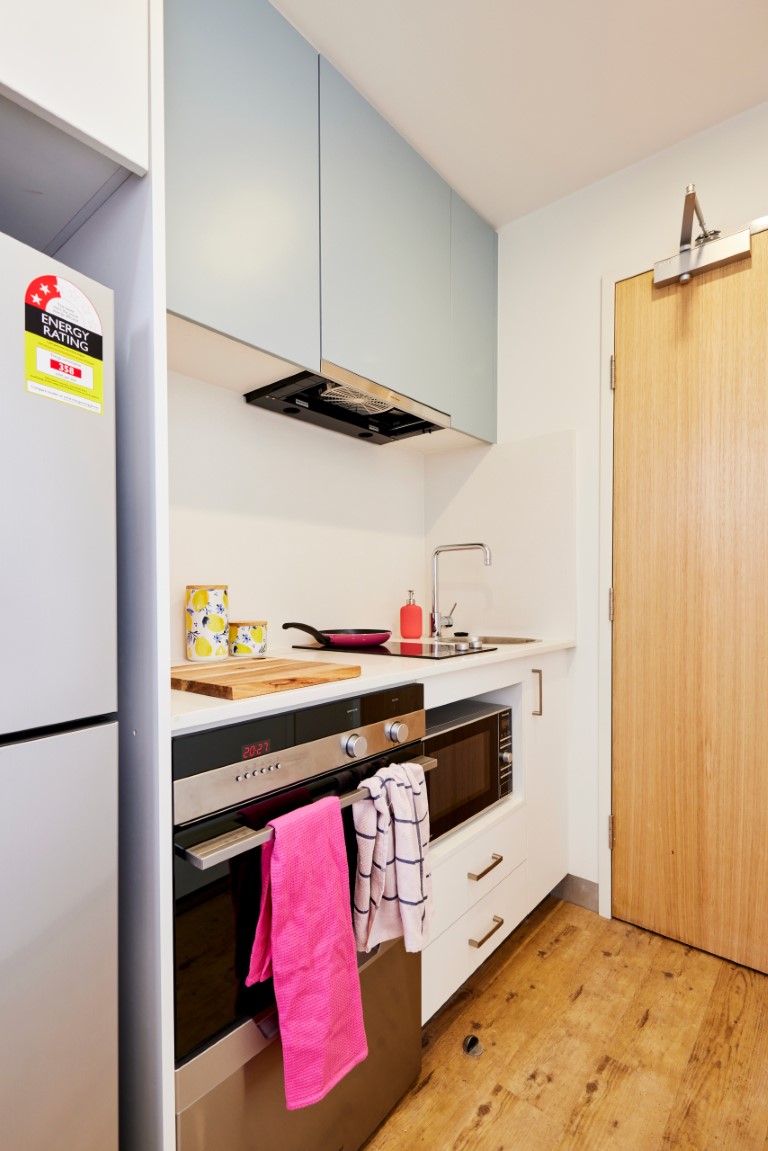  Double Bed, Large Studio Apartment, Standard View  -  Urbanest Sydney Central  - Gallery -  5