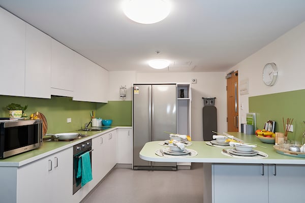  Twin Bed, 5 Bed Apartment  -  Urbanest North Terrace  - Gallery -  2