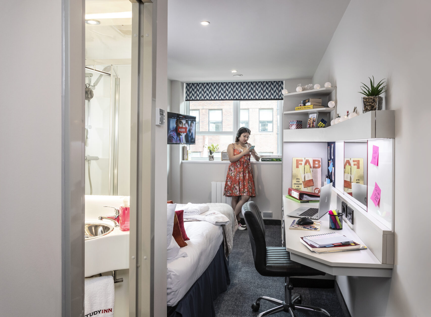  Platinum En-Suite Serviced Flat  -  Brotherton House  - Gallery -  1