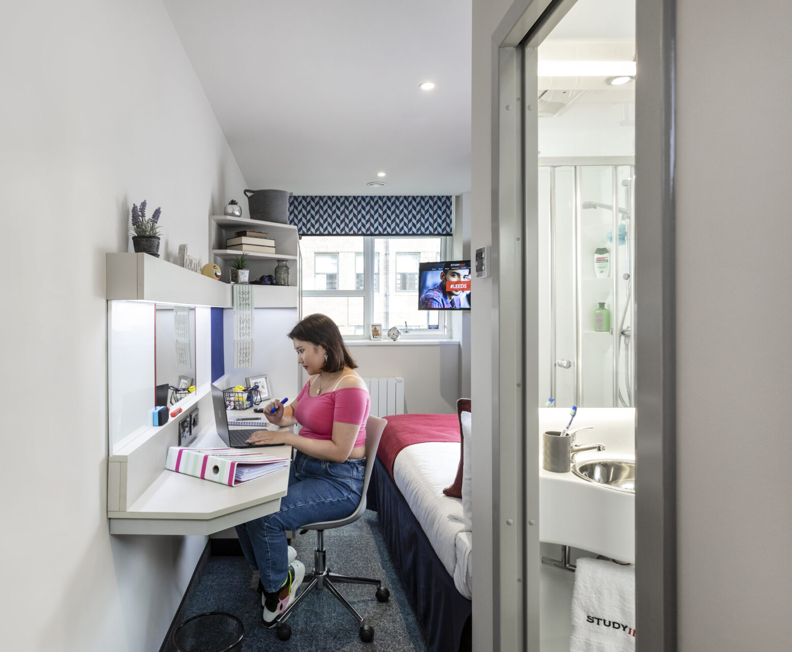  Platinum Plus En-Suite Serviced Flat  -  Brotherton House  - Gallery -  1
